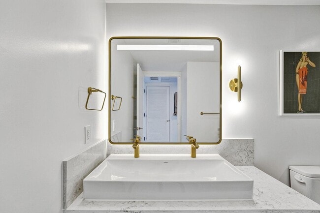 Building Photo - 159 NE 6th St