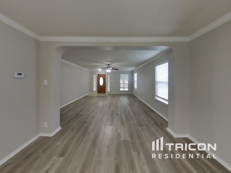 Building Photo - 2815 Del Mar Way