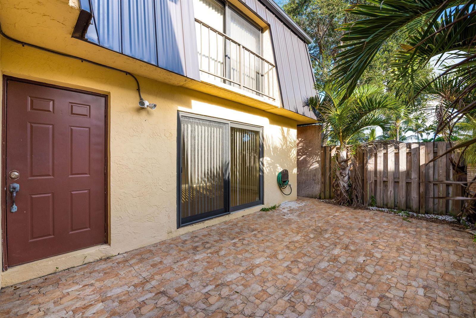 Building Photo - 2471 Waterside Dr