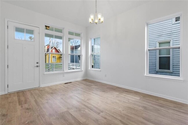 Building Photo - 2044 Bellefontaine St