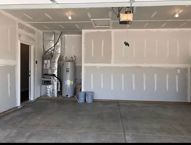 Building Photo - BRITTANY CHASE...3 Bedroom 2 bath