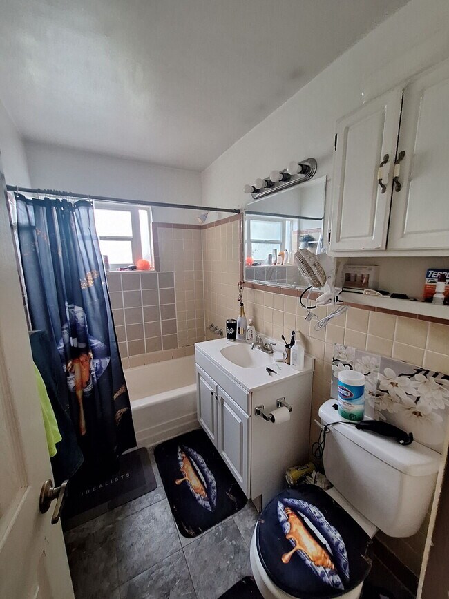 Building Photo - 3/2 Single Family Home available in Pt Cha...