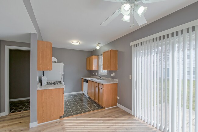 Building Photo - 1431 W Split Oak Cir