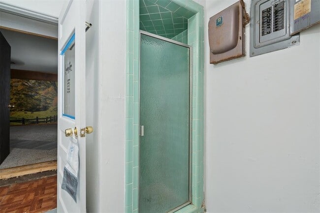 Building Photo - 2200 US-81