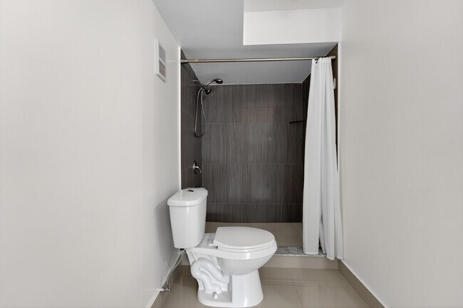 Building Photo - 4807 Via Palm Lakes Via