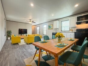 Building Photo - 203 Linda St