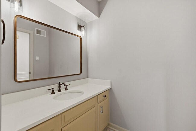 Building Photo - 7253 Stamford Dr