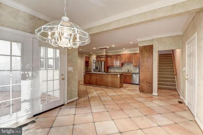 Building Photo - 2082 Hunters Crest Way