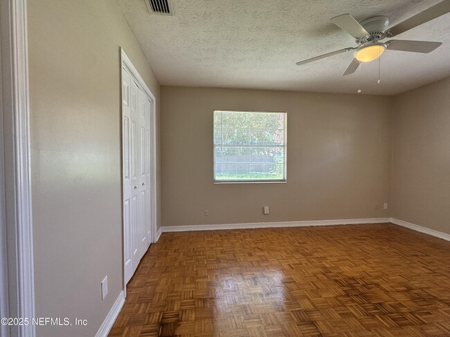 Building Photo - 517 Cody Dr