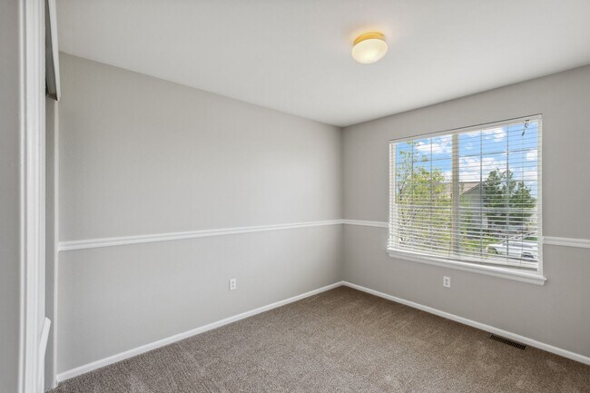 Building Photo - Fantastic 4 Bed with Office in The Farm