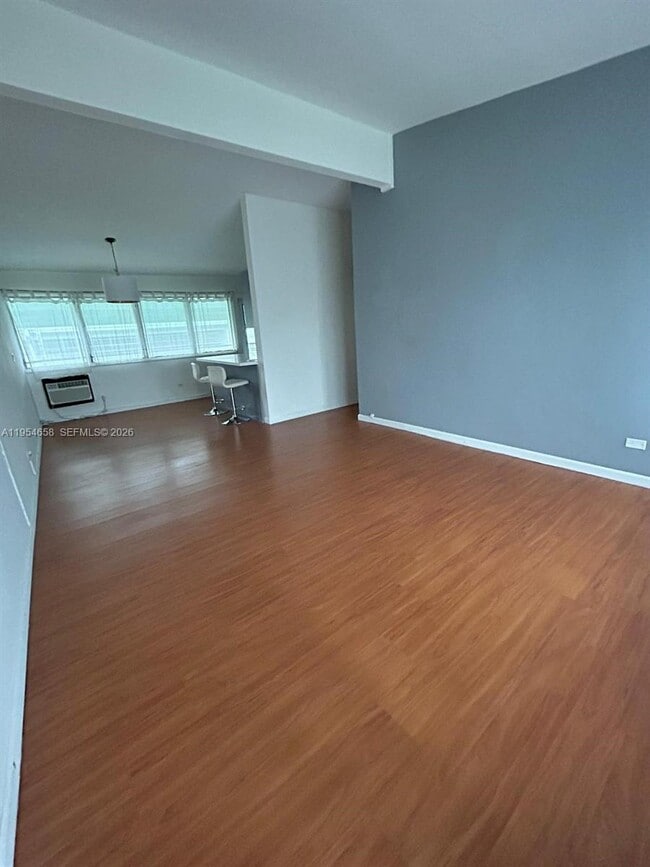 Building Photo - 1080 98th St