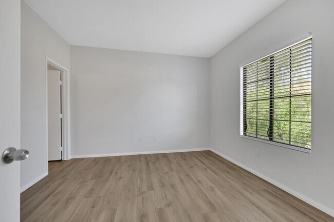 Building Photo - Repainted, Remodeled, Refreshed! 2 Bed 2 Bath - Rancho & Lake Mead Area Condo, Gated