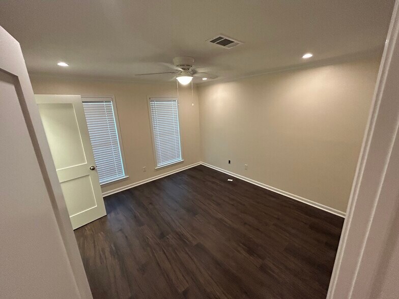 Front Bedroom - 1802 Alden Ln