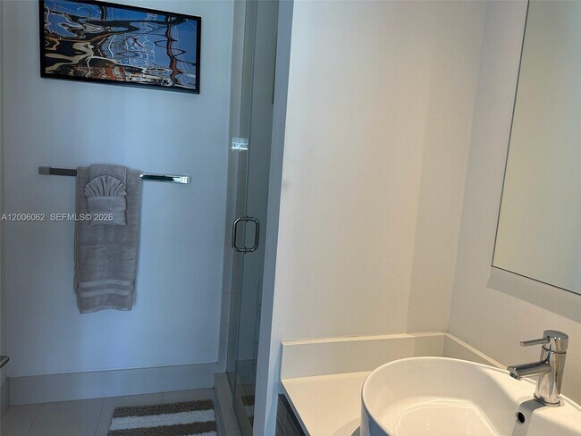 Building Photo - 121 NE 34th St