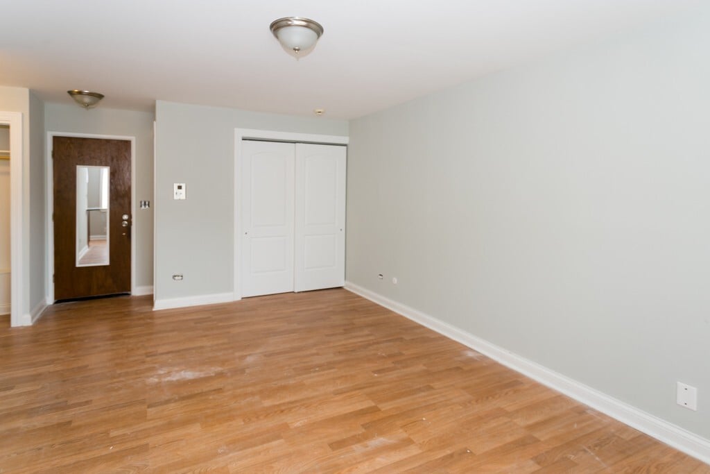 Building Photo - 432 Elm Pl