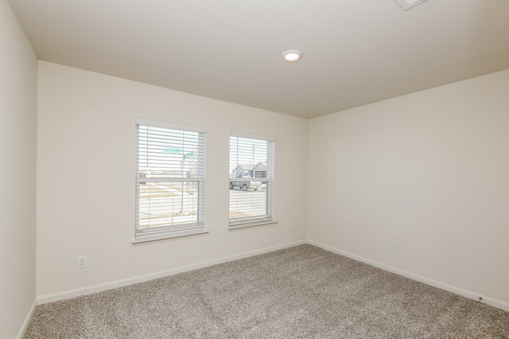 Building Photo - 1332 Redpine Dr