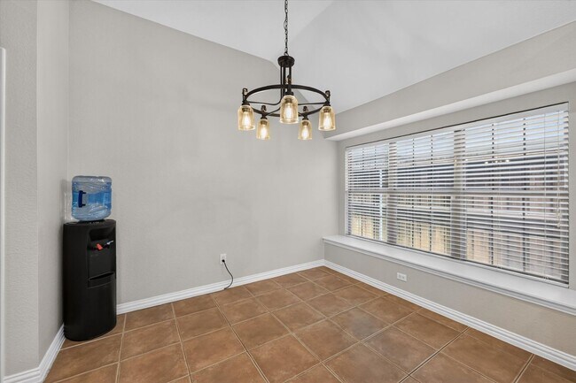 Building Photo - 2416 Greenbrook Dr