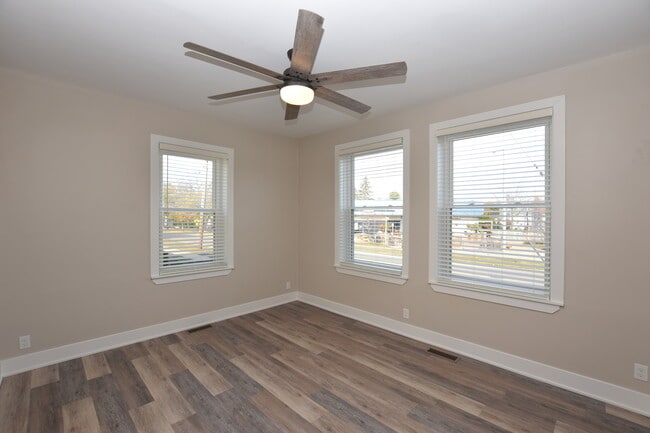 Building Photo - 97 Gates St