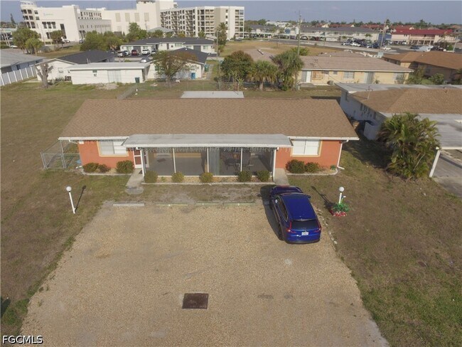Building Photo - 4819 Marine Dr