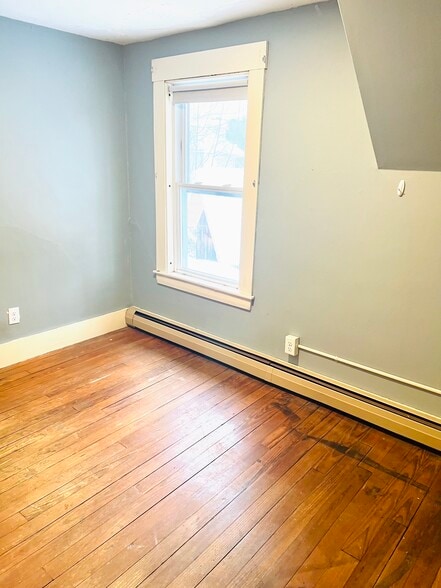 Bedroom 1 - 10 Chandler St