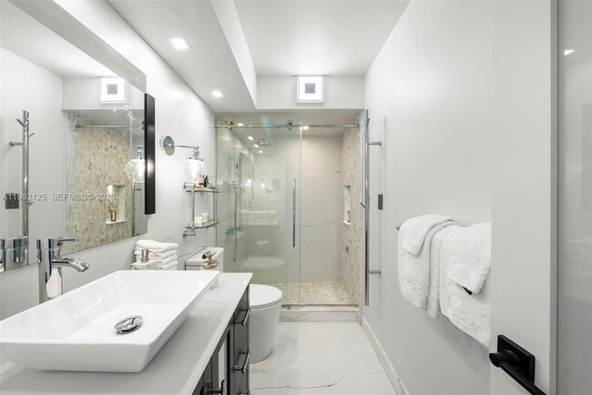 Building Photo - 4300 N Ocean Blvd