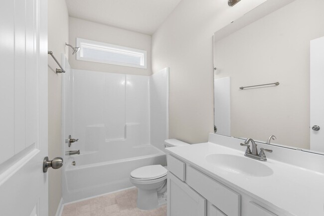 Building Photo - Townhouse For Rent in Holly Ridge!