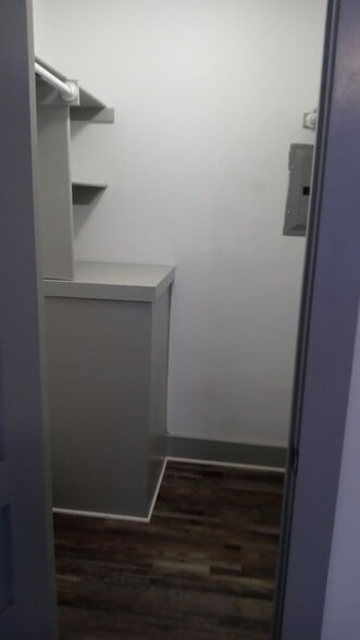 Building Photo - 4633 Fairmount St