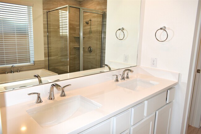 Building Photo - 21911 Tawny Butterfly Dr