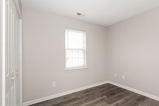 Building Photo - 6133 Goldenfield Dr