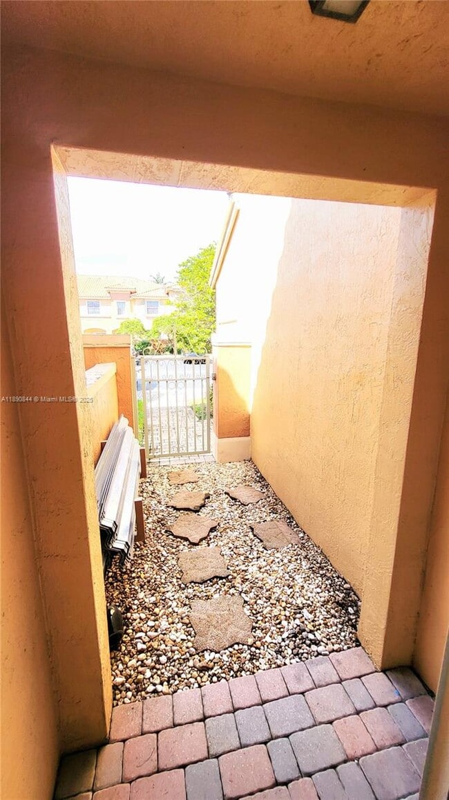 Building Photo - 2234 Coral Reef Ct