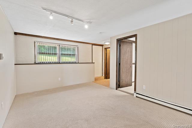 Building Photo - 10 Brooker Dr