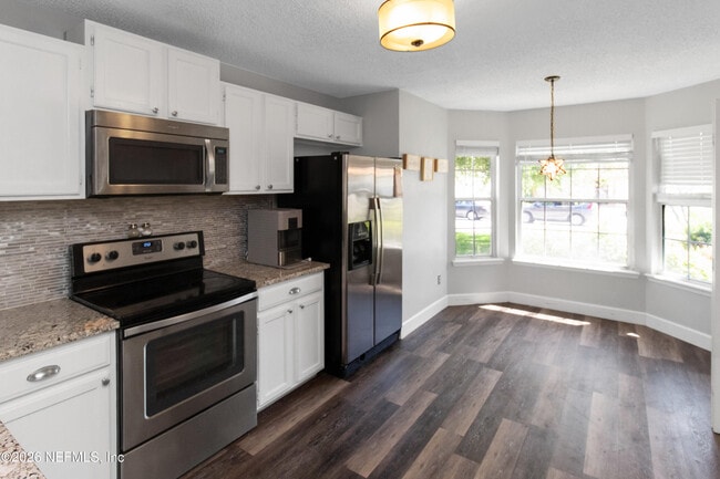 Building Photo - 1720 Wildwood Creek Ln