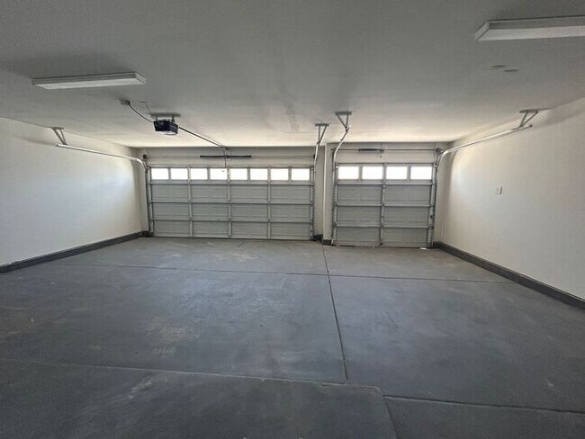 Building Photo - 6858 S 19th St