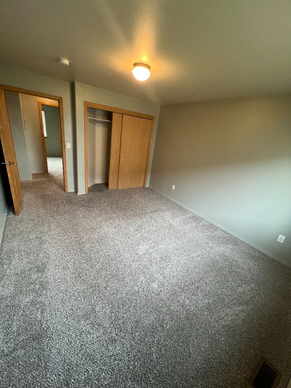 Building Photo - 803 E Riggs St