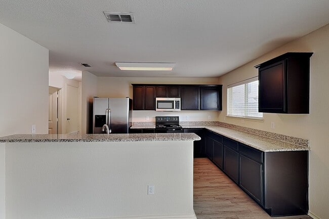 Building Photo - 7605 Lake Vista Way