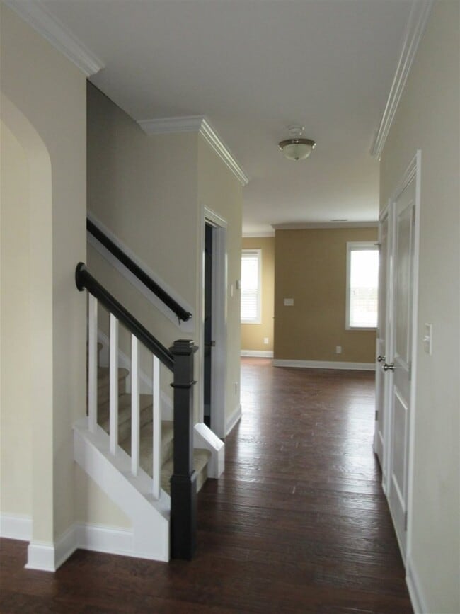 Building Photo - 403 Wolfe Ln
