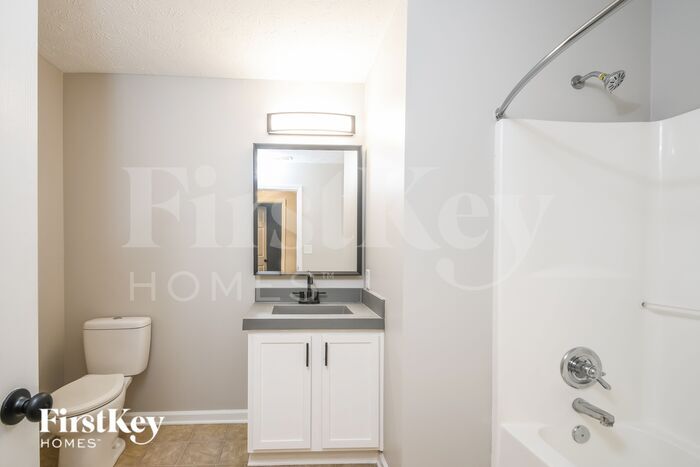 Building Photo - 1536 Maplewood Ln