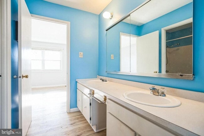 Building Photo - 29 Maureen Ct