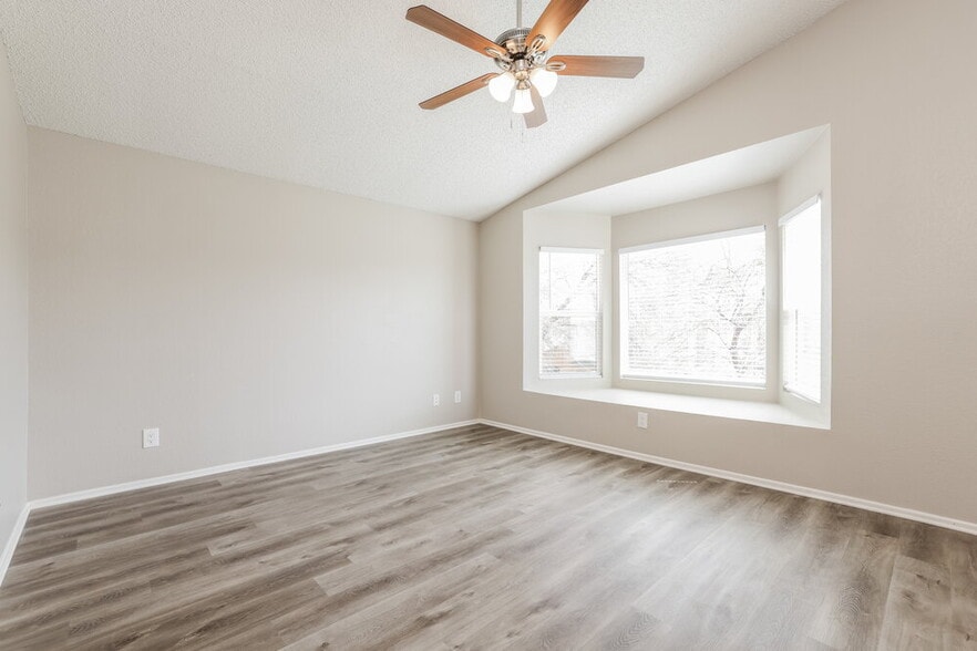 Building Photo - 2811 W Calle Del Tigre