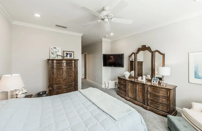 Building Photo - Upscale Modern Townhome nestled in the   G...