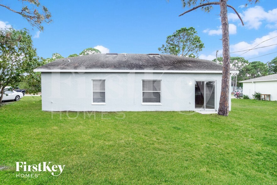 Building Photo - 133 Dahl Ave