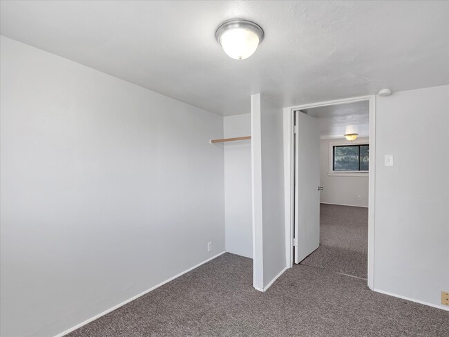 Building Photo - 9932 Jeffrey Dr