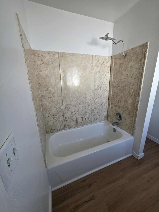 Building Photo - 310 Fir St