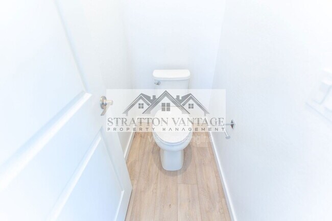 Building Photo - 1051 W. Diamondback Dr.