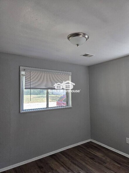 Building Photo - 10321 Earl Dr