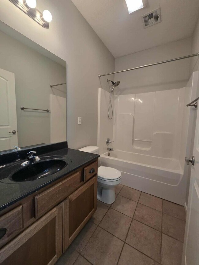 Building Photo - 410 Michael's Ct