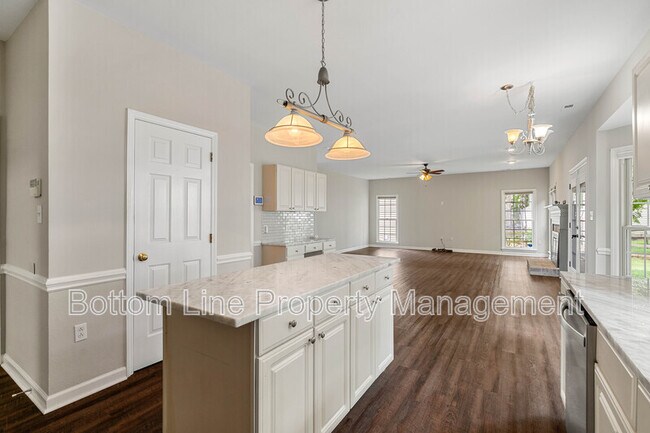 Building Photo - 1500 Candlewyck Ct
