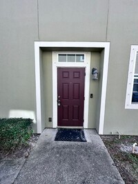 Building Photo - ***HOLIDAY SPECIAL NO RENT FOR DECEMBER*** Stylish 3BR Townhome with Garage & Walk-In Closet