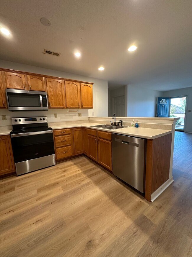 Building Photo - 2 Bedroom / 1 Bath Home Kingsport TN