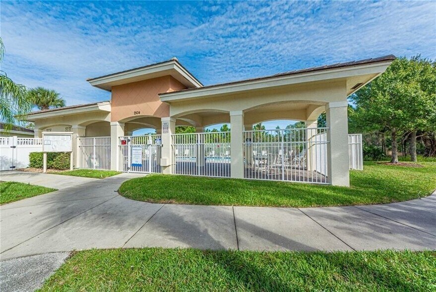 Building Photo - 2563 Stockbridge Sq SW